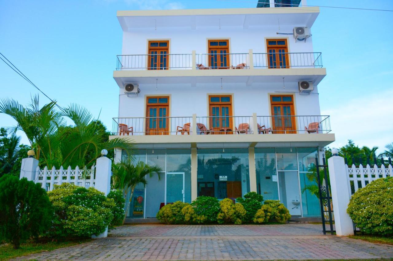 Hotel Kiyara Дамбулла Екстер'єр фото